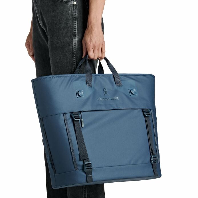 carryouttm-soft-cooler-tote-30-l-g5 250815_hydro_s26_hb_14619_2.jpg