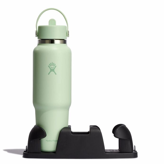 40-oz-travel-bottle-with-flex-straw-cap-h9 aloe-travel-bottle-in-cuplholder_3_3_1.jpg