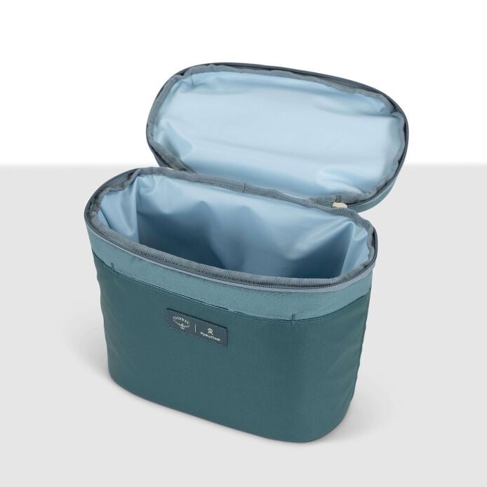 osprey-axis-x-hydro-flask-campus-essentials-bundle-e6 axisxhydroflask_s26_detail2_cascadeblue_10007249_1.jpg