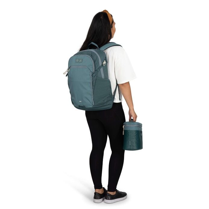 osprey-axis-x-hydro-flask-campus-essentials-bundle-e6 axisxhydroflask_s26_onbody2_cascadeblue_10007249_2.jpg