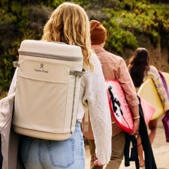 carryouttm-backpack-22-l-n0 hf_carryout_bouwer_d1_l1_torrey_pines_lifestyle_0974_2.jpg