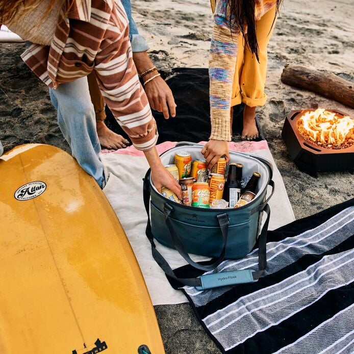 carryouttm-soft-cooler-30-l-p0 hf_carryout_bouwer_d1_l2_stone_steps_6289_2.jpg