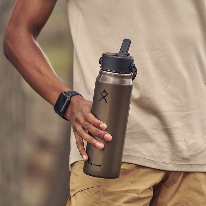 32-oz-lightweight-flex-straw-bottle-p0 hf_s26_lightweight_mcinnis_6345_2_3.jpg