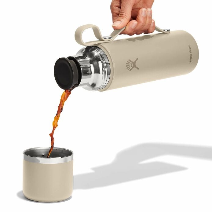 28-oz-hot-flask-and-cup-p8 hot-flask-_-cup-oat-pour.jpg