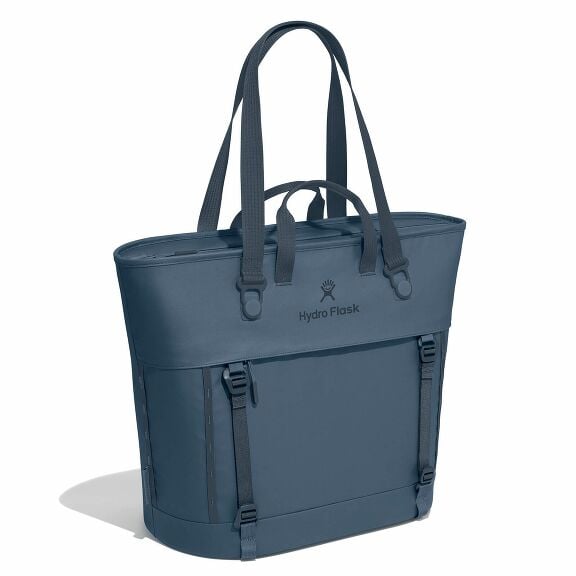 carryouttm-soft-cooler-tote-30-l-g5 maxiit384-carryout-tote-30l-harbor-blue-angled_1_1.jpg