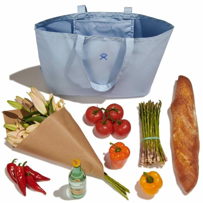 20-l-tag-along-tote-c6 rt20484_20ltagalongtote_surf_packing_1.jpg